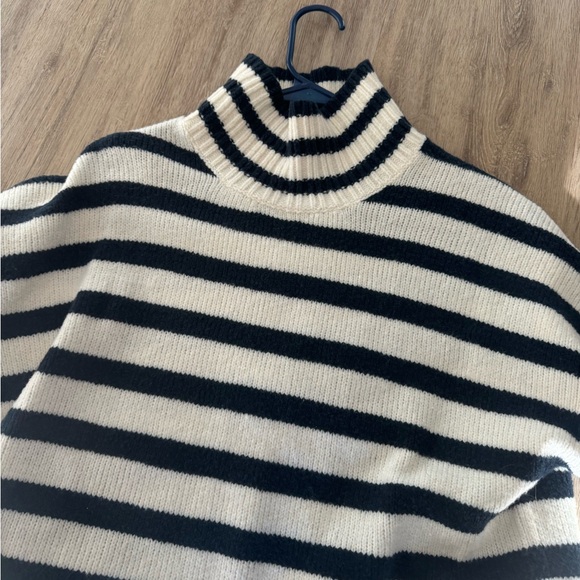 Abercrombie tuckable turtleneck sweater navy blue/white stripe - Picture 2 of 6